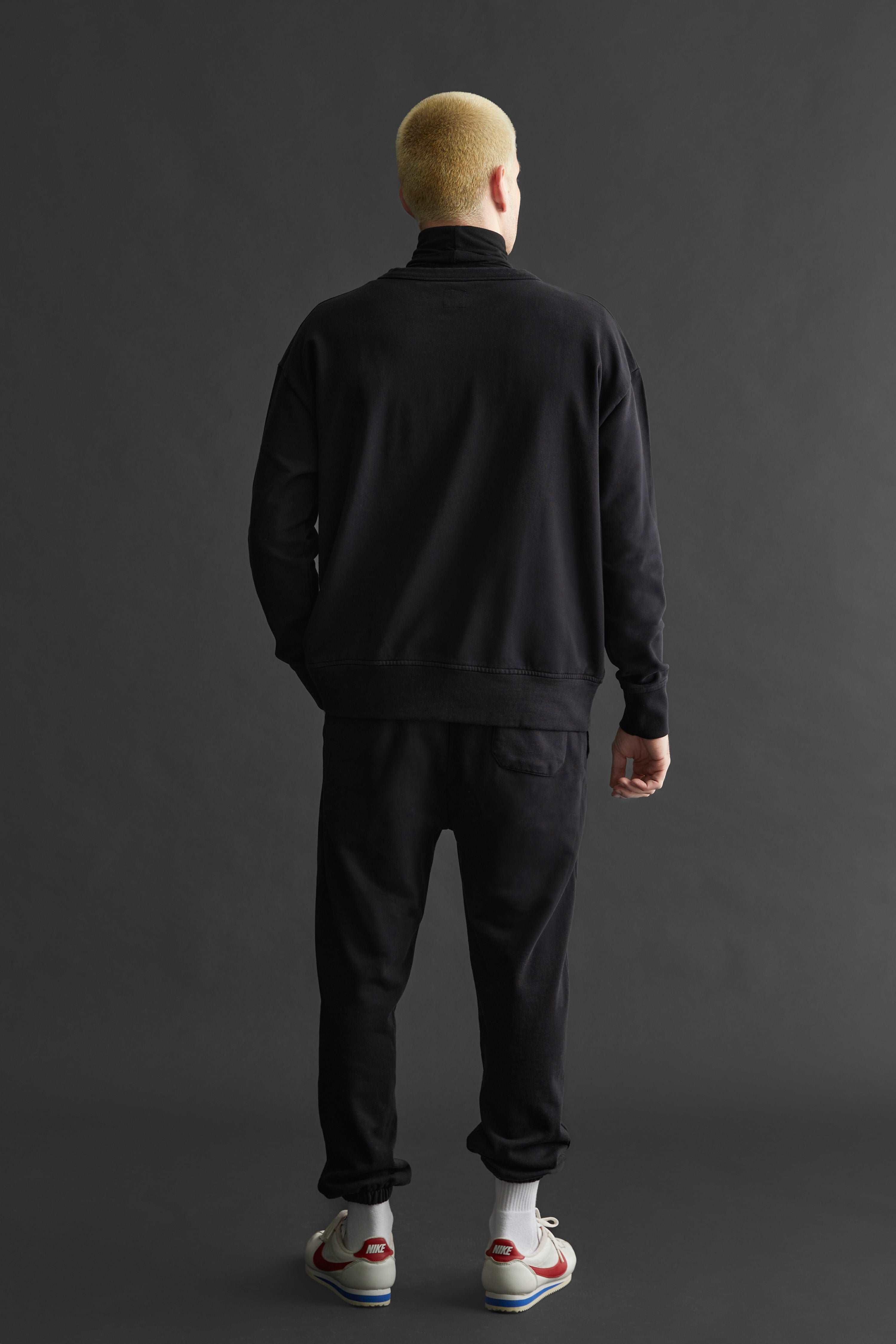 Sweatshirt / Unisex - DancingRed Embroidered