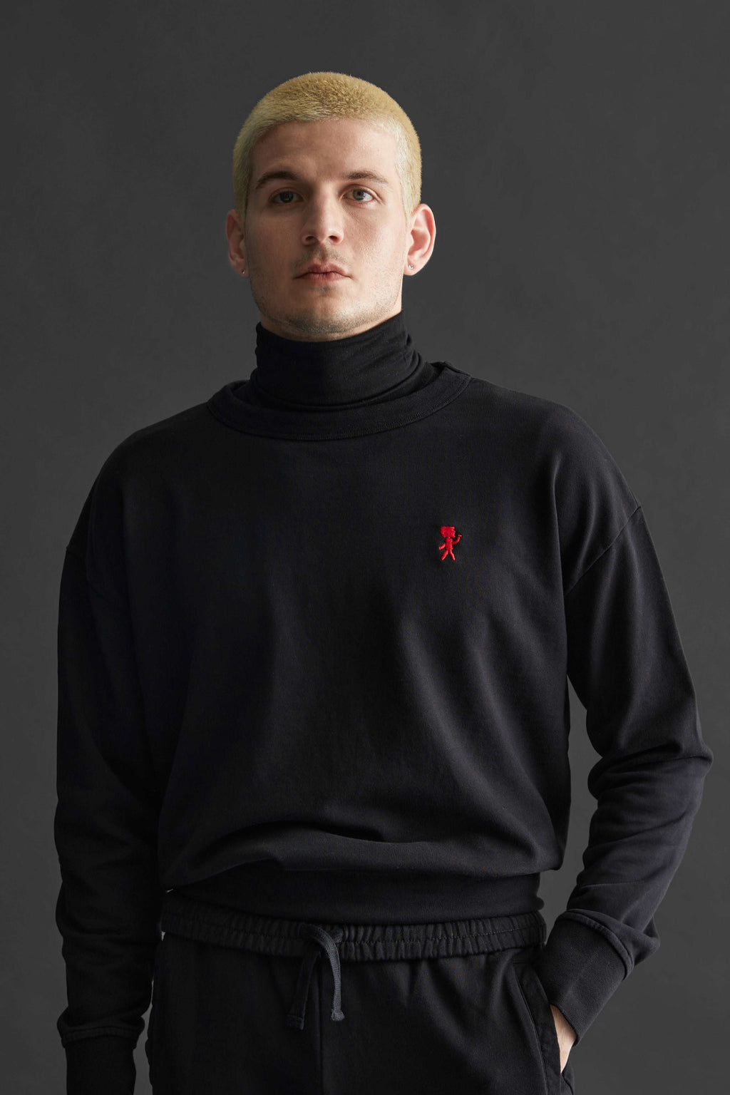 Sweatshirt / Unisex - DancingRed Embroidered