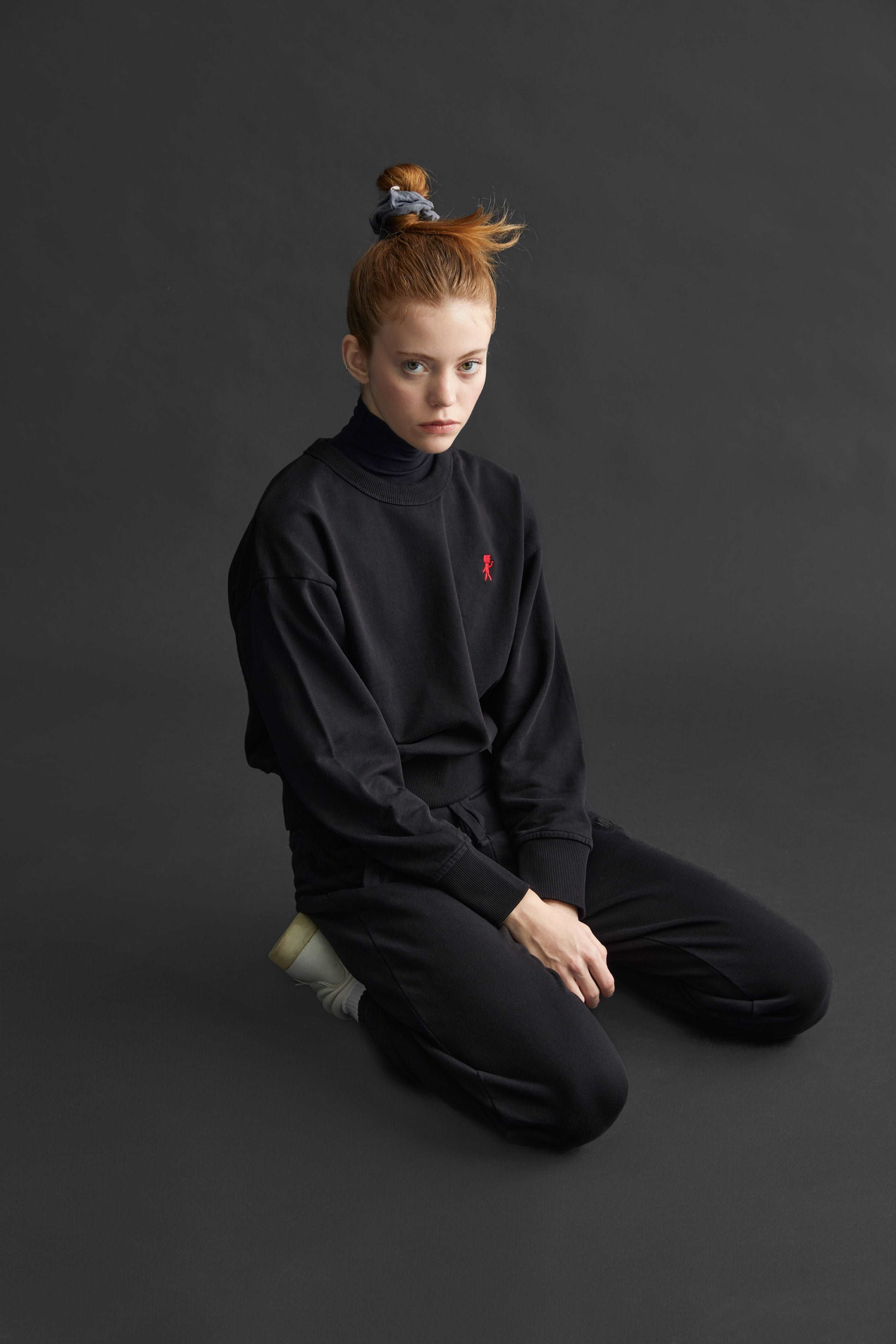 Sweatshirt / Women - Cropped - DancingRed Embroidered