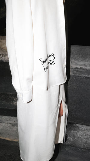 
                  
                    Load image into Gallery viewer, Oversize Shirt / Unisex / White
                  
                