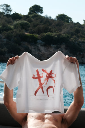 
                  
                    Load image into Gallery viewer, Loosen up / Crop T-shirt / Women
                  
                